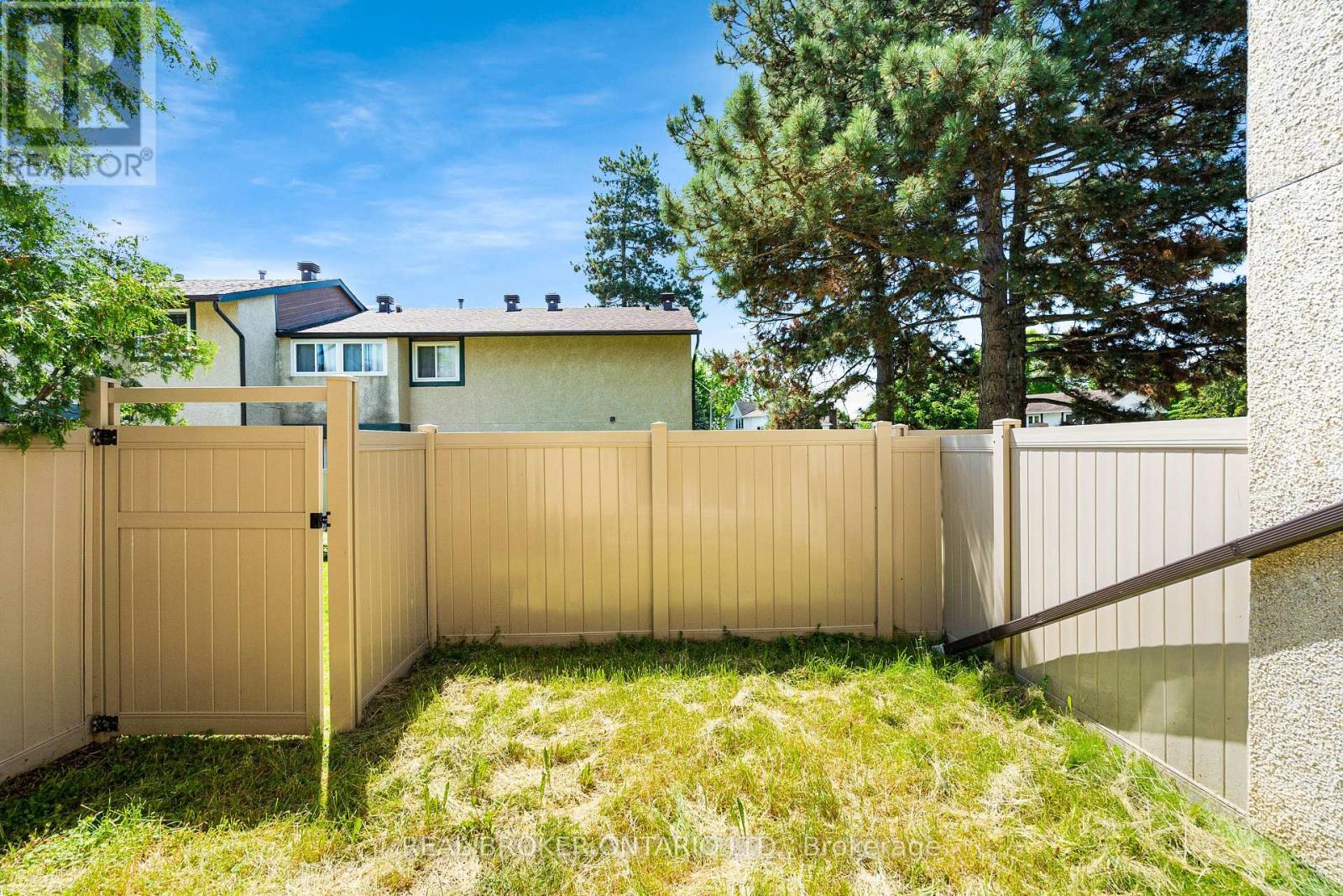 #124 1449 RIDGEBROOK DRIVE - 32
