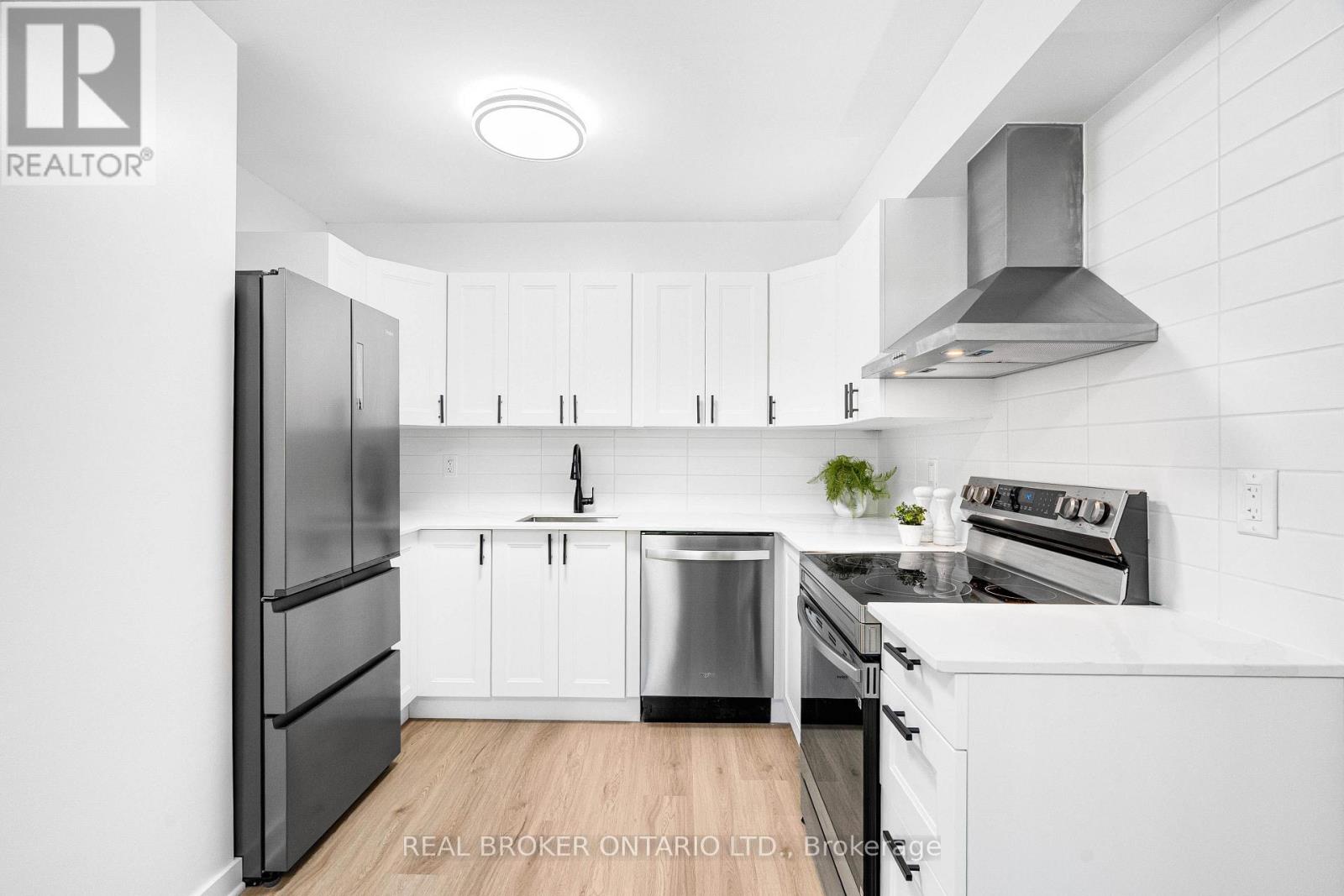 #124 1449 RIDGEBROOK DRIVE - 8