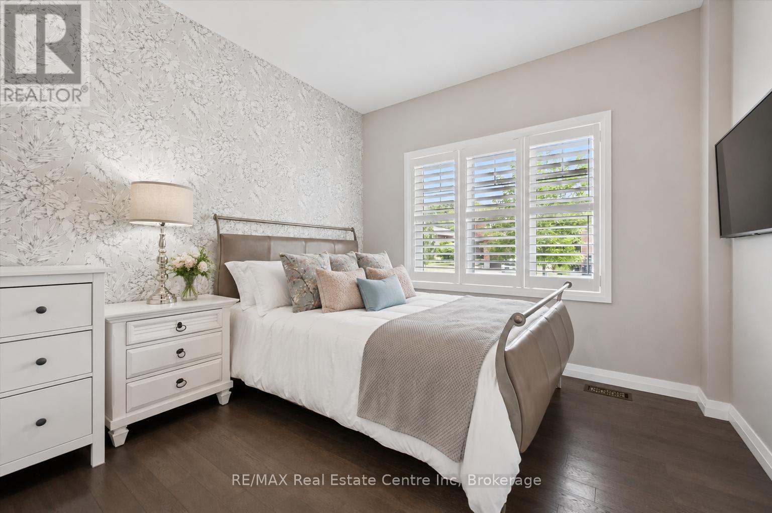 10 CRAIGHEAD DRIVE - 11