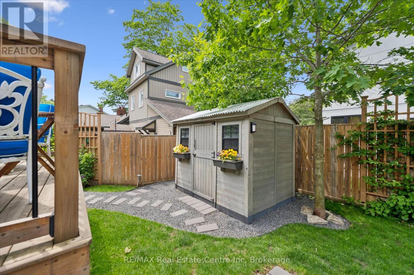 10 CRAIGHEAD DRIVE - 28