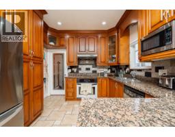 528 Sixteen Street, New Westminster, BC V3M4R3 Photo 17