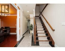528 Sixteen Street, New Westminster, BC V3M4R3 Photo 9