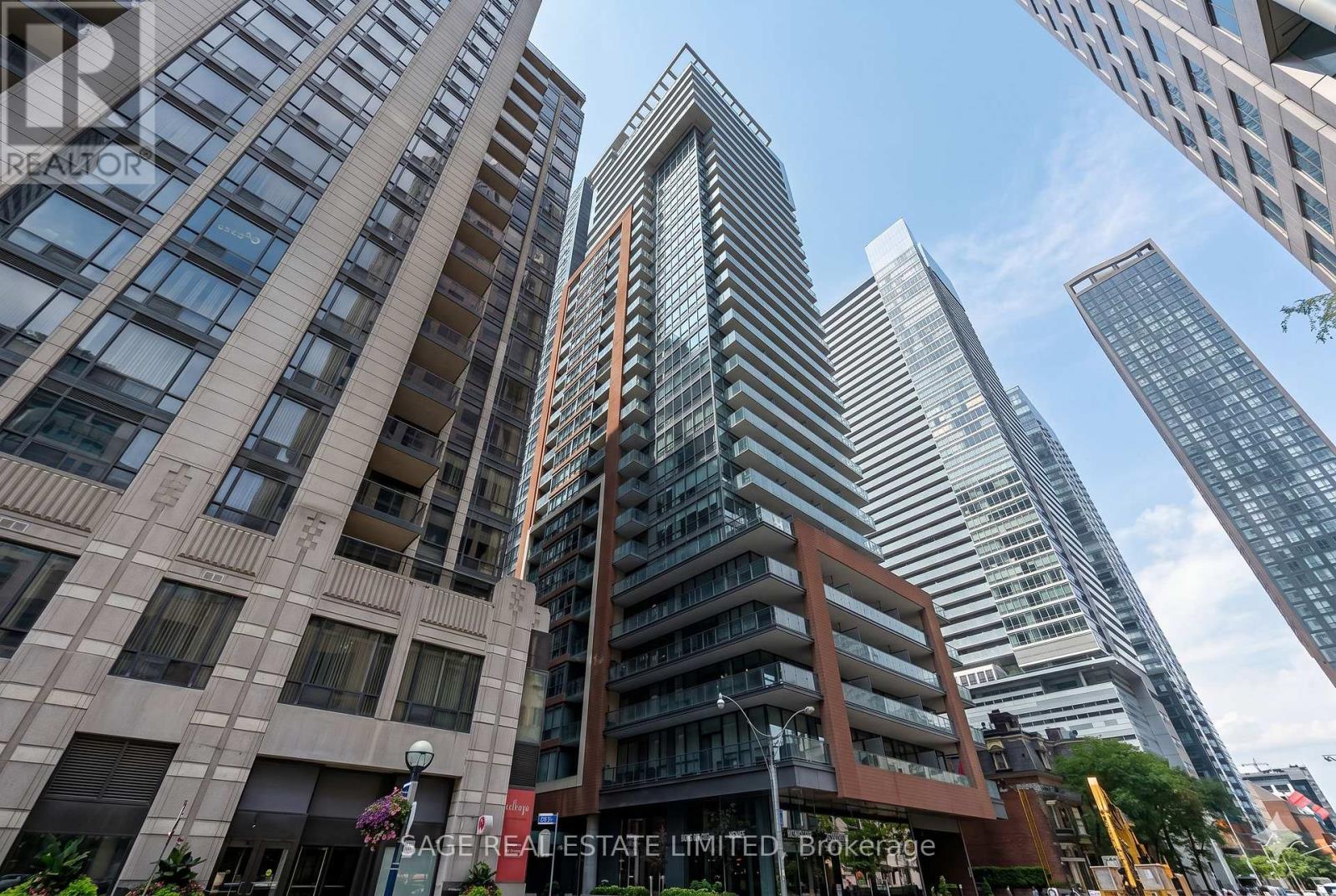 Listing photo of 2502 - 8 MERCER STREET