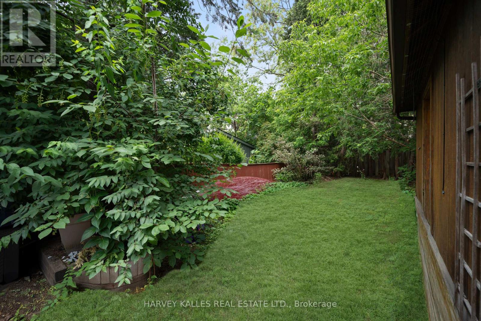 98 ROSELAWN AVENUE - 6