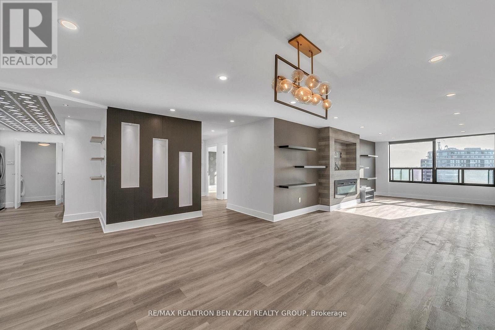 #1904 33 ELMHURST AVENUE - 17