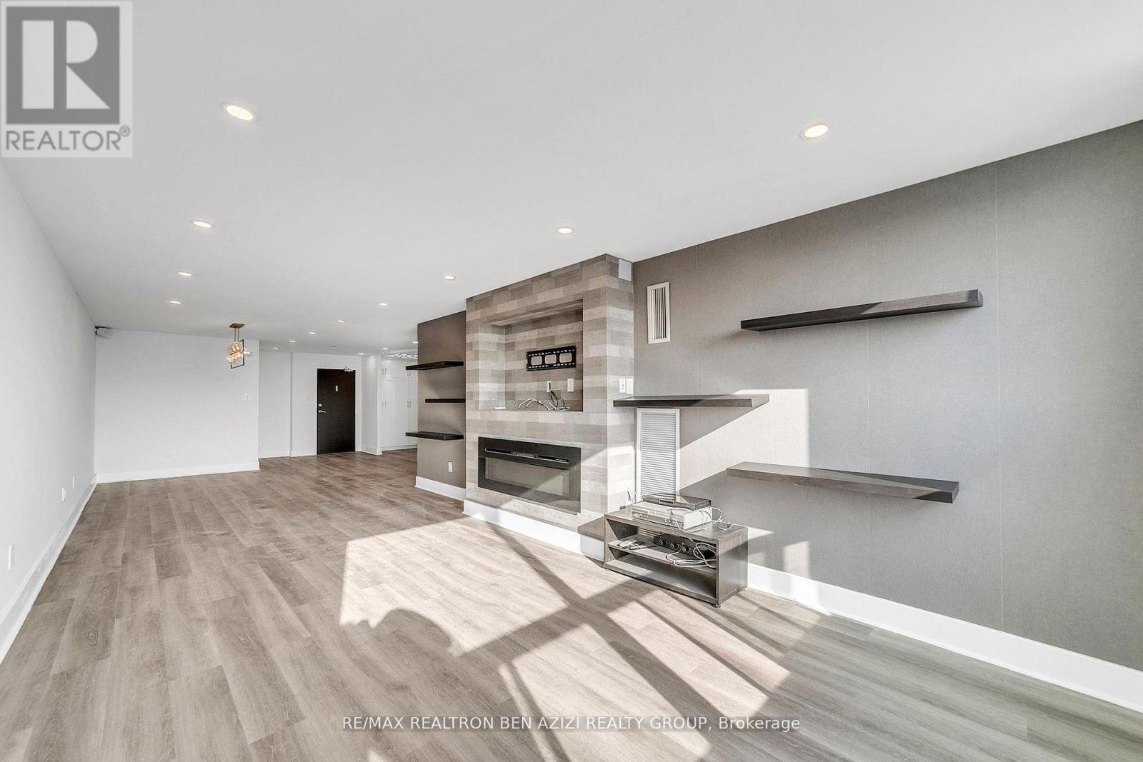 #1904 33 ELMHURST AVENUE - 19