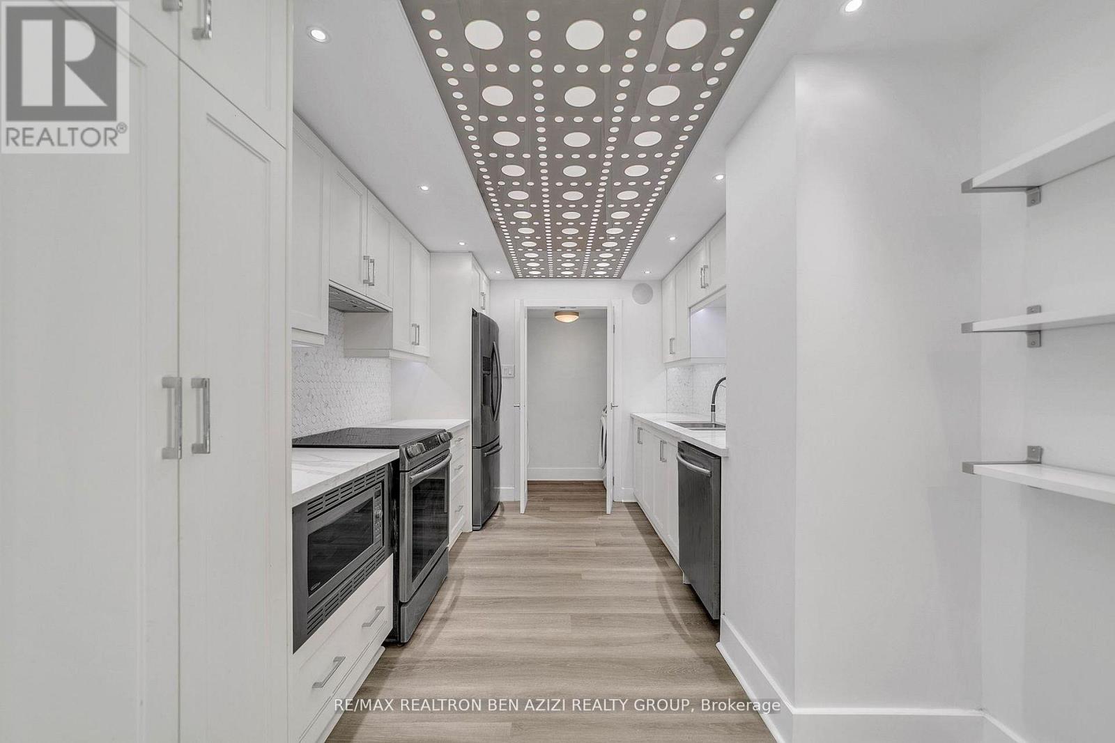 #1904 33 ELMHURST AVENUE - 21