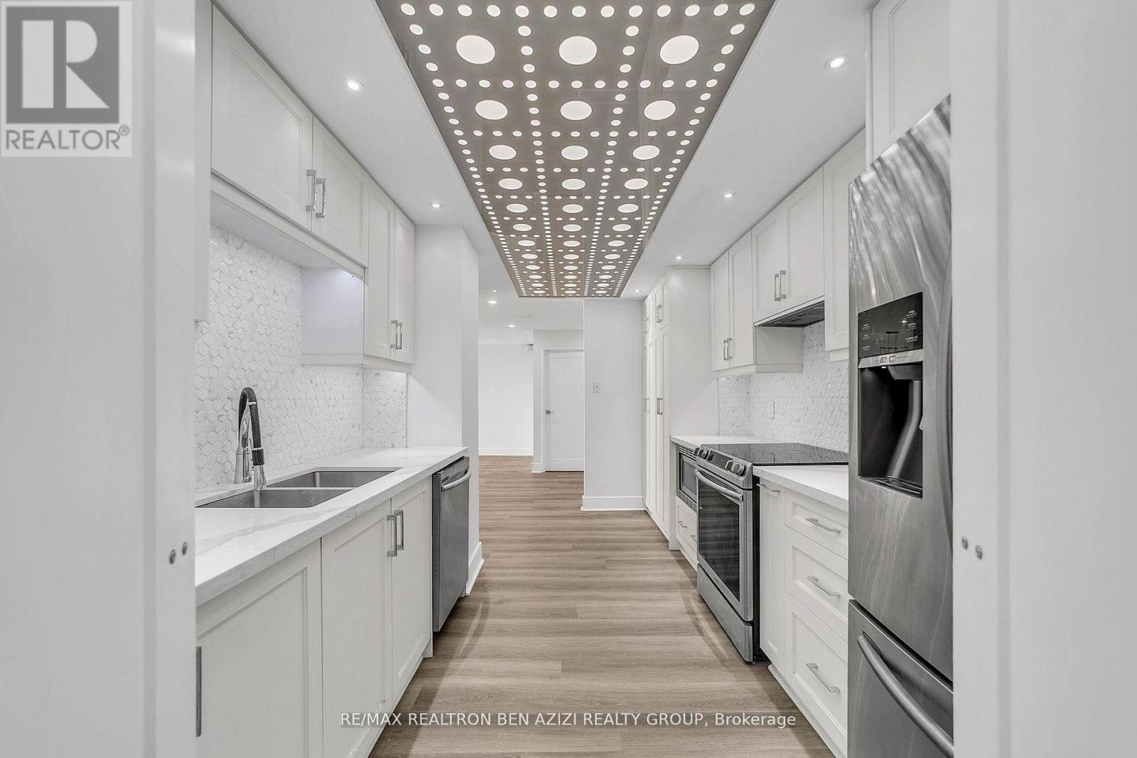 #1904 33 ELMHURST AVENUE - 25