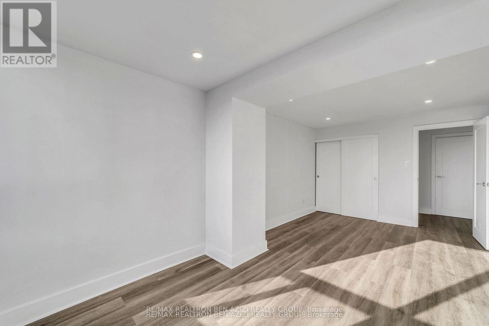 #1904 33 ELMHURST AVENUE - 30