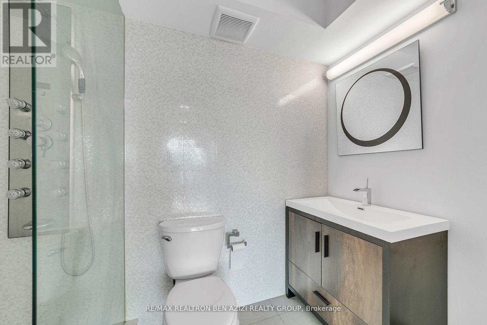 #1904 33 ELMHURST AVENUE - 35