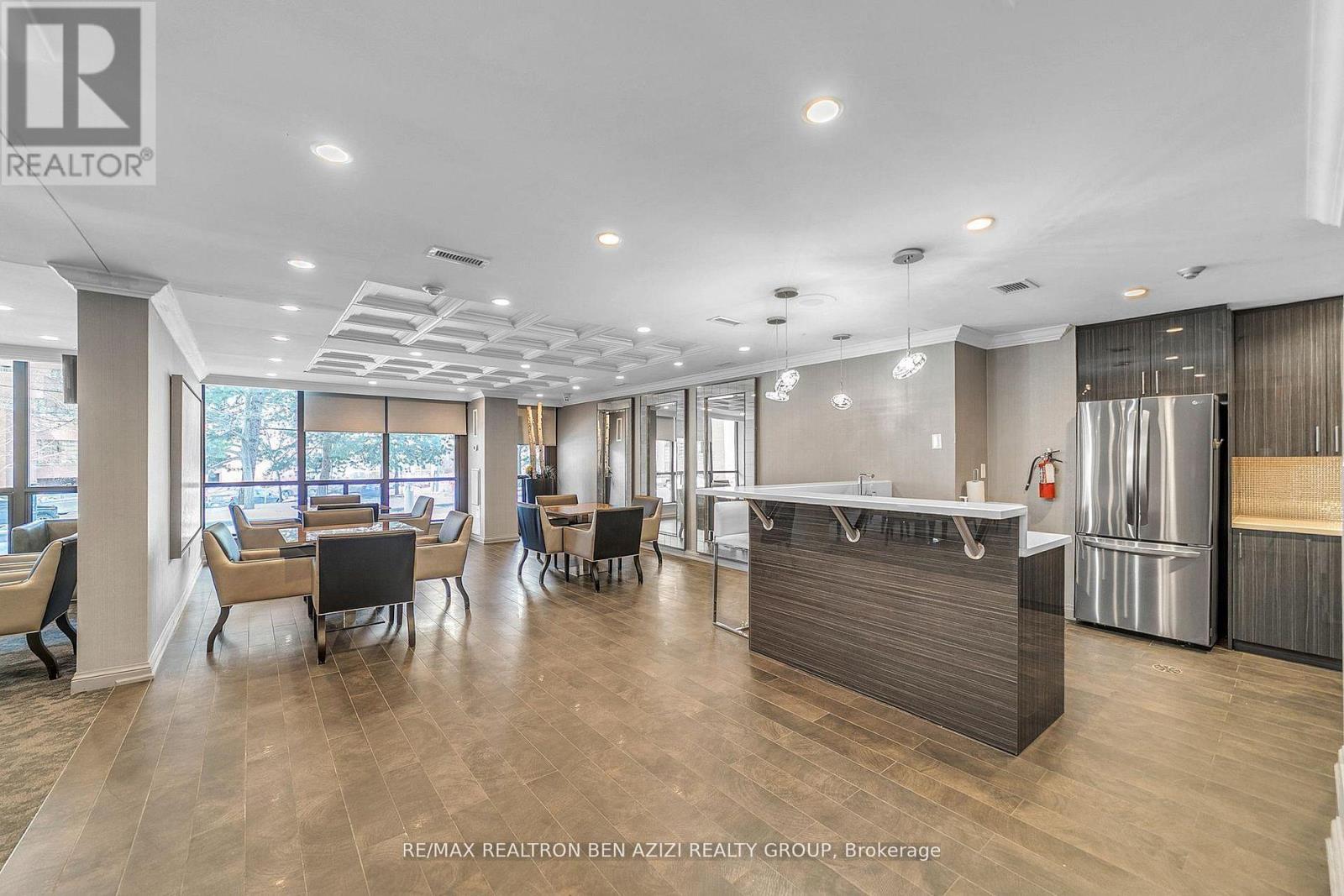 #1904 33 ELMHURST AVENUE - 40