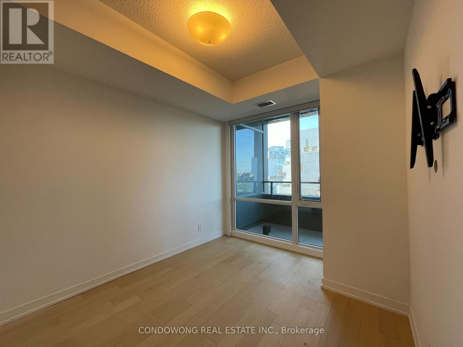 Floor To Ceiling Windows