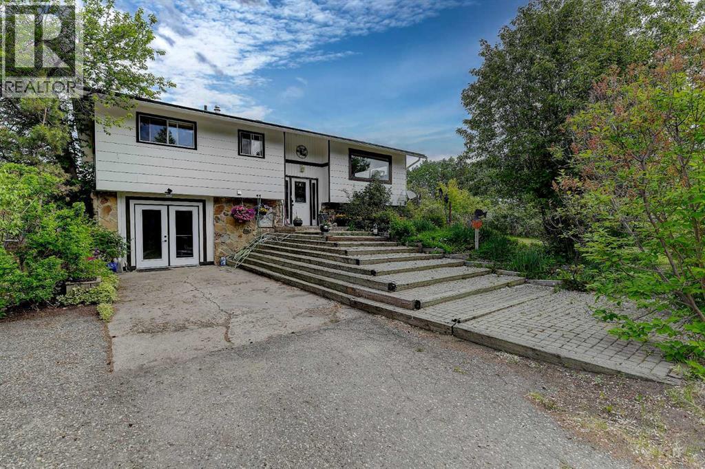 710 8th Avenue W - 2