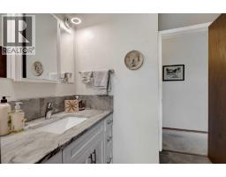 710 8th Avenue W, Beaverlodge, AB T0H0C0 Photo 22