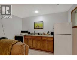 710 8th Avenue W, Beaverlodge, AB T0H0C0 Photo 32
