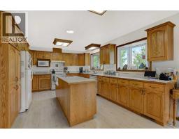 710 8th Avenue W, Beaverlodge, AB T0H0C0 Photo 12