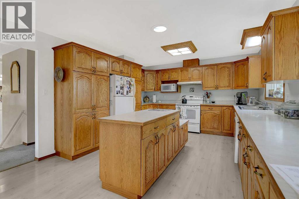 710 8th Avenue W - 4