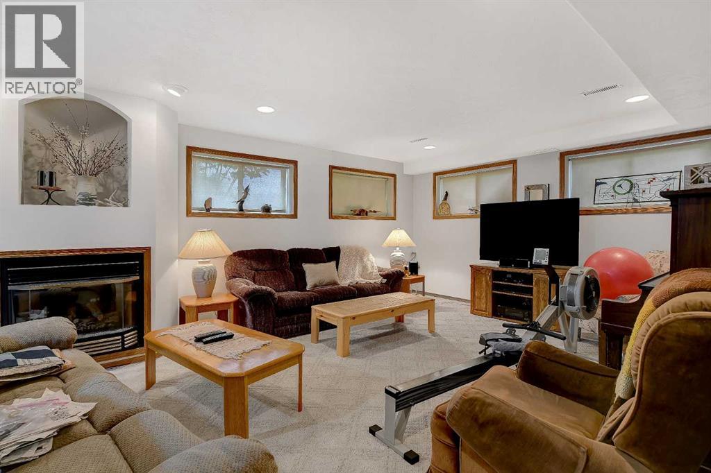 710 8th Avenue W - 20
