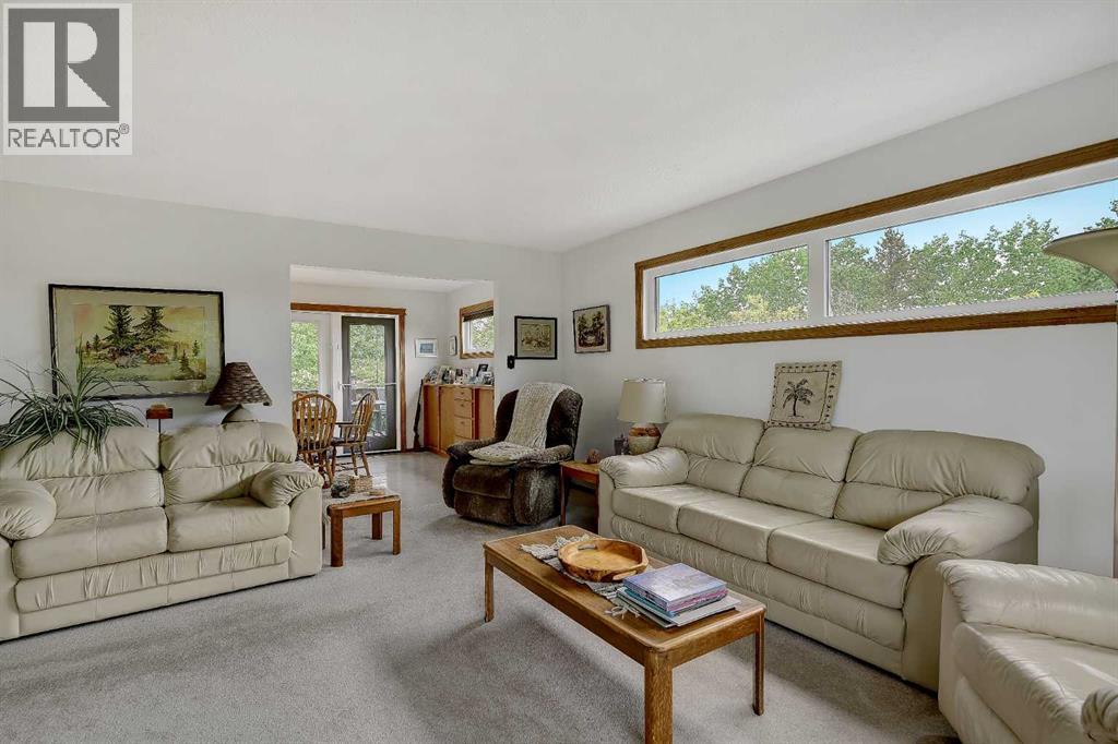 710 8th Avenue W - 8