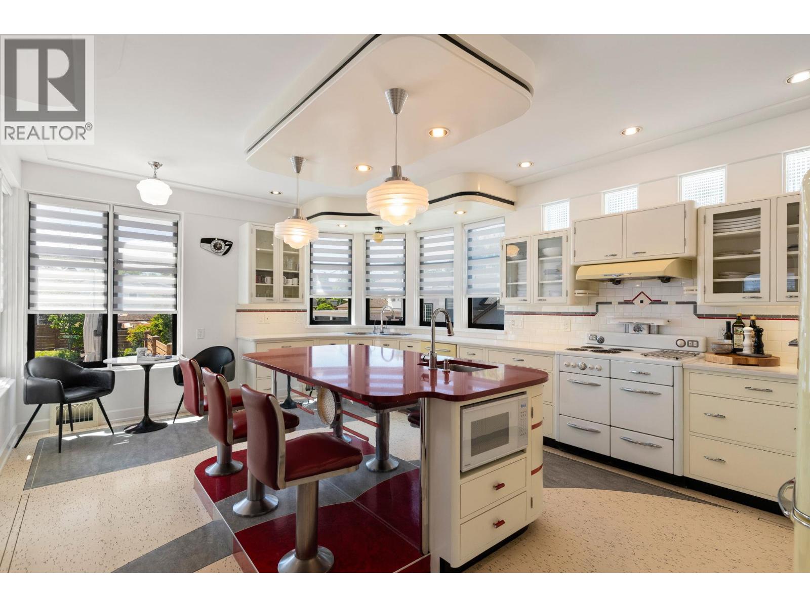 1858 Abbott Street - 11