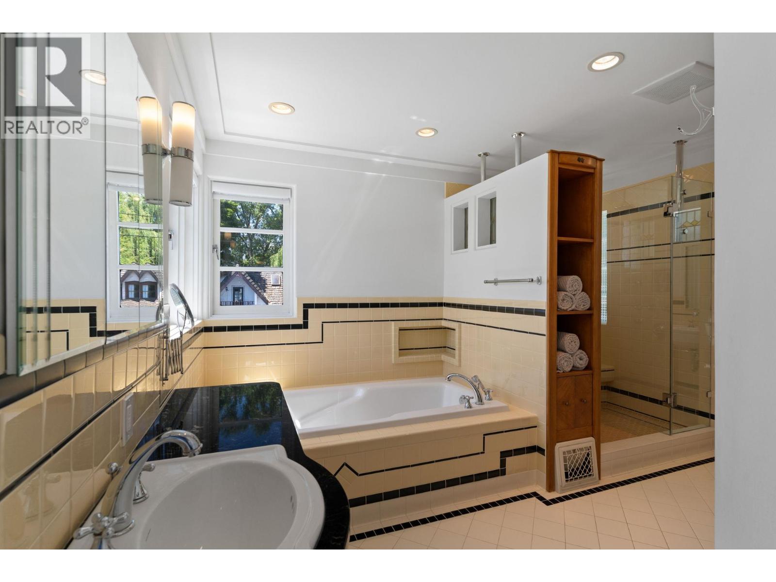 1858 Abbott Street - 27