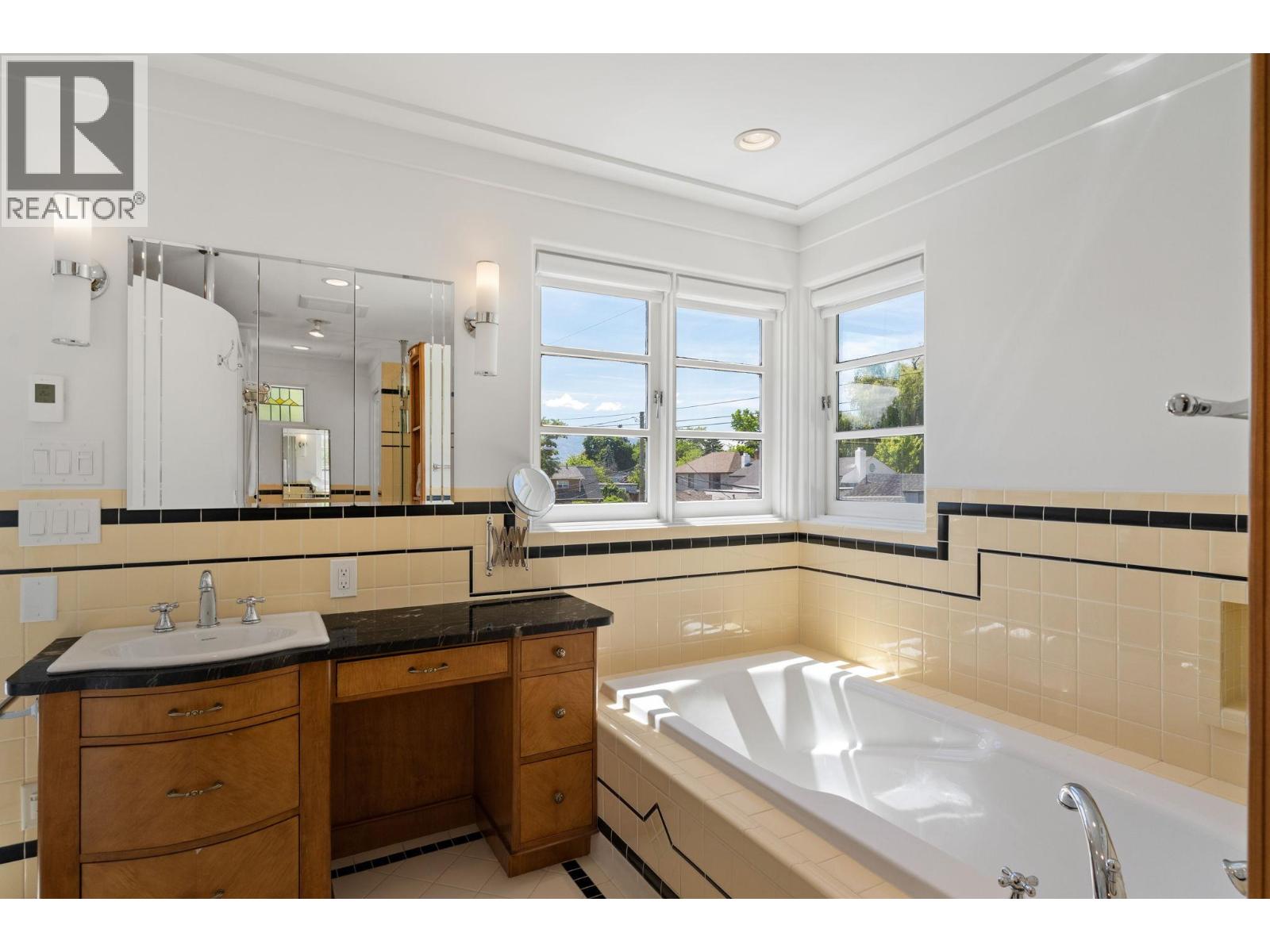 1858 Abbott Street - 28