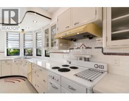 5pc Ensuite bath - 1858 Abbott Street, Kelowna, BC V1Y1B5 Photo 12