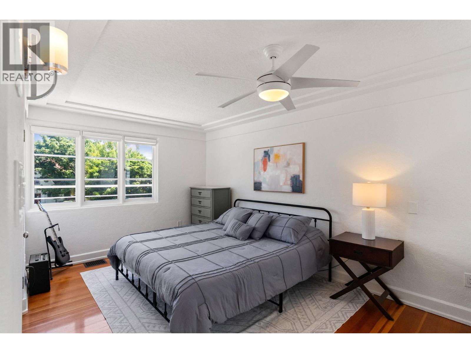 1858 Abbott Street - 25