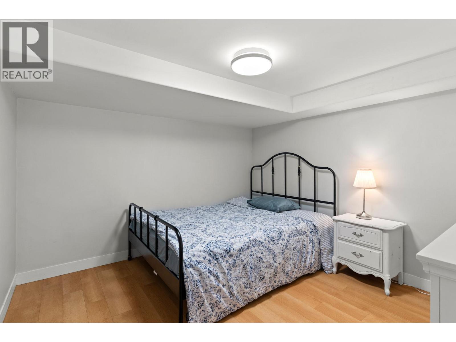 1858 Abbott Street - 50