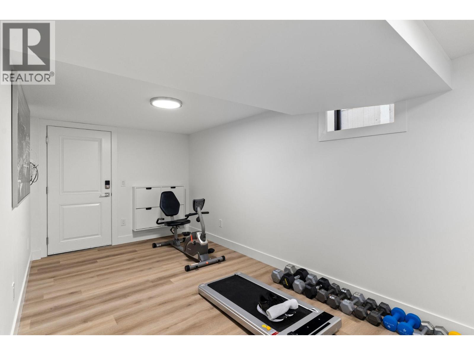 1858 Abbott Street - 41