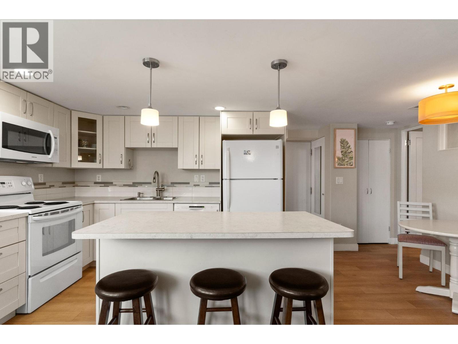 1858 Abbott Street - 45