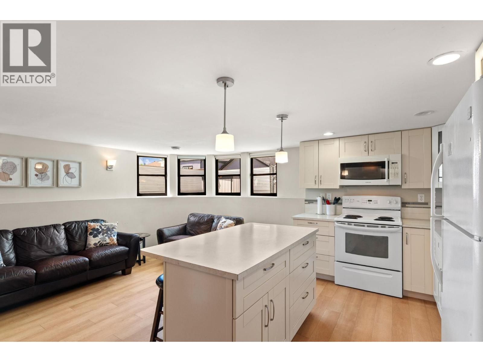 1858 Abbott Street - 43