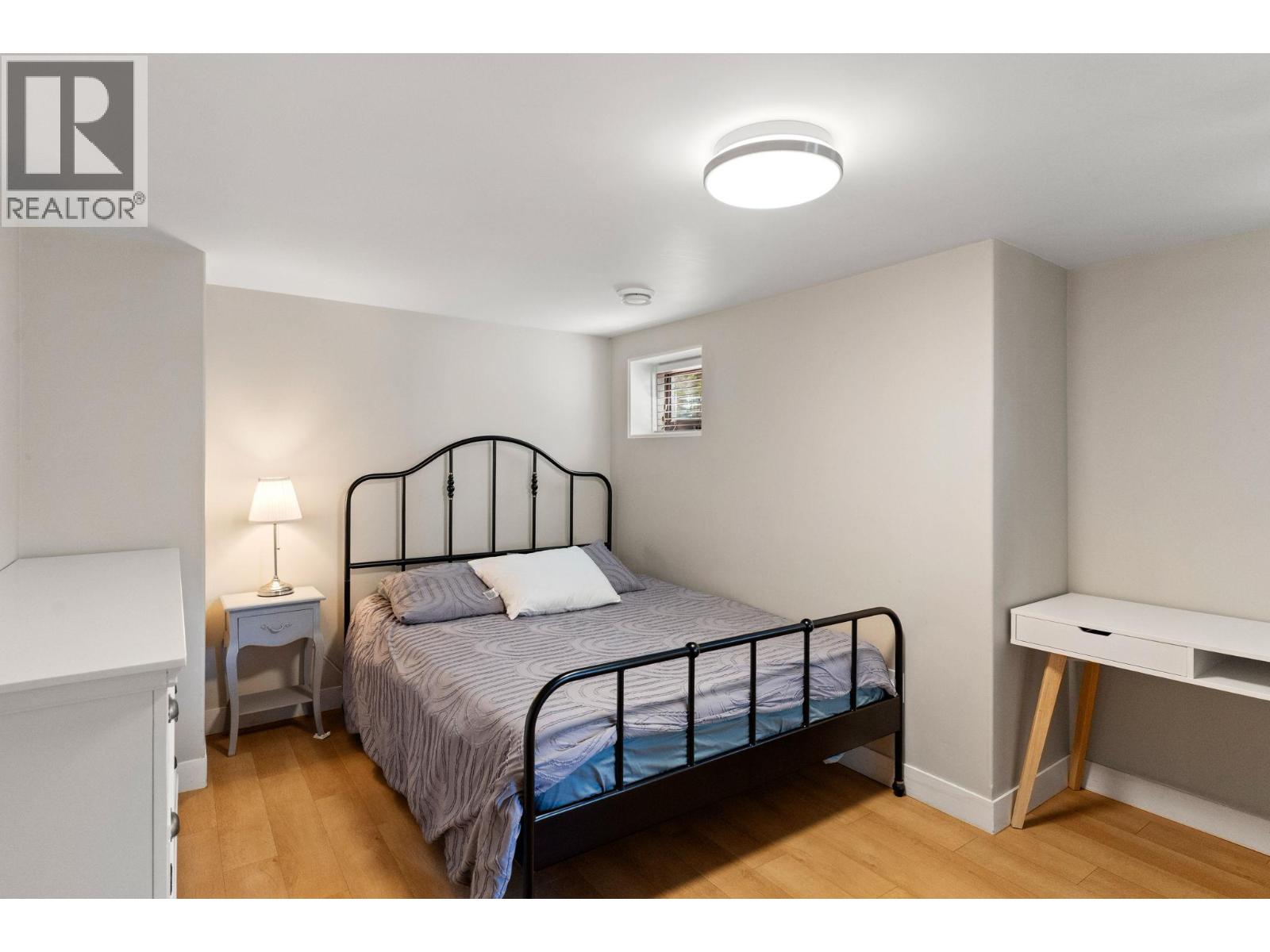 1858 Abbott Street - 51