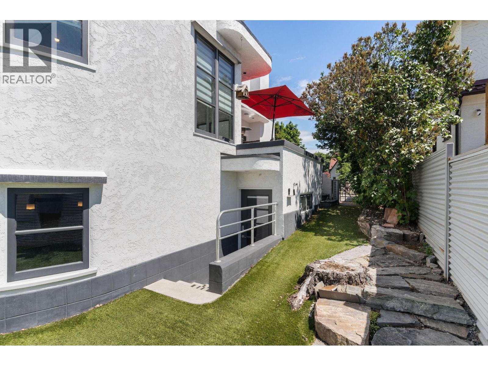 1858 Abbott Street - 60