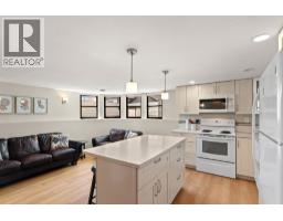 1858 Abbott Street, Kelowna, BC V1Y1B5 Photo 43