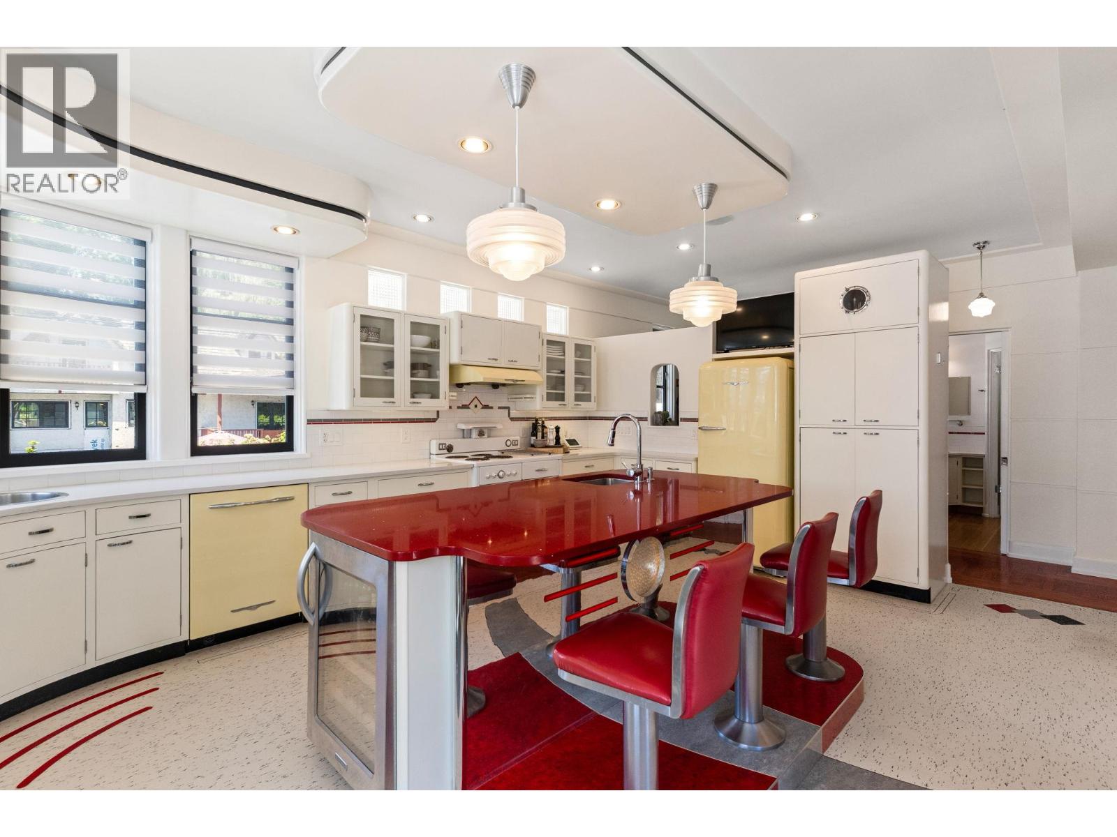 1858 Abbott Street - 16