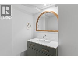 1858 Abbott Street, Kelowna, BC V1Y1B5 Photo 40