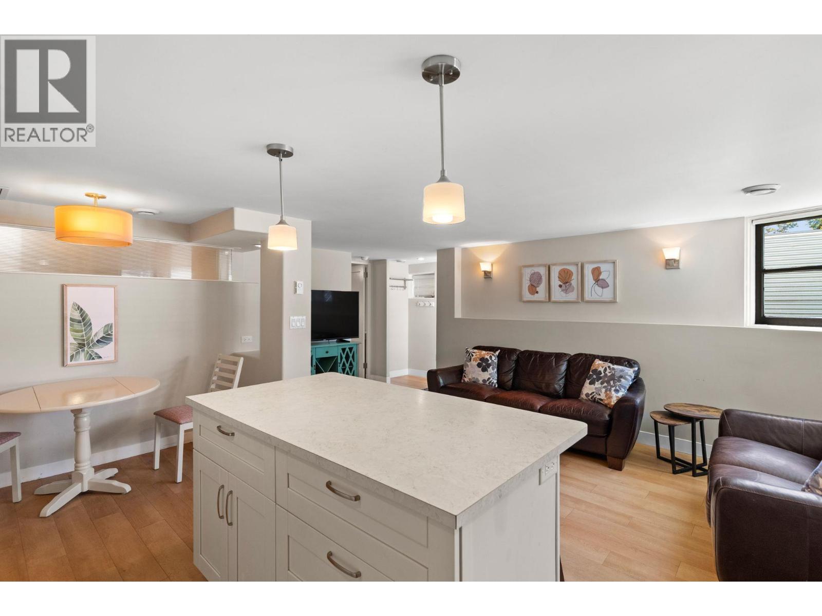 1858 Abbott Street - 48
