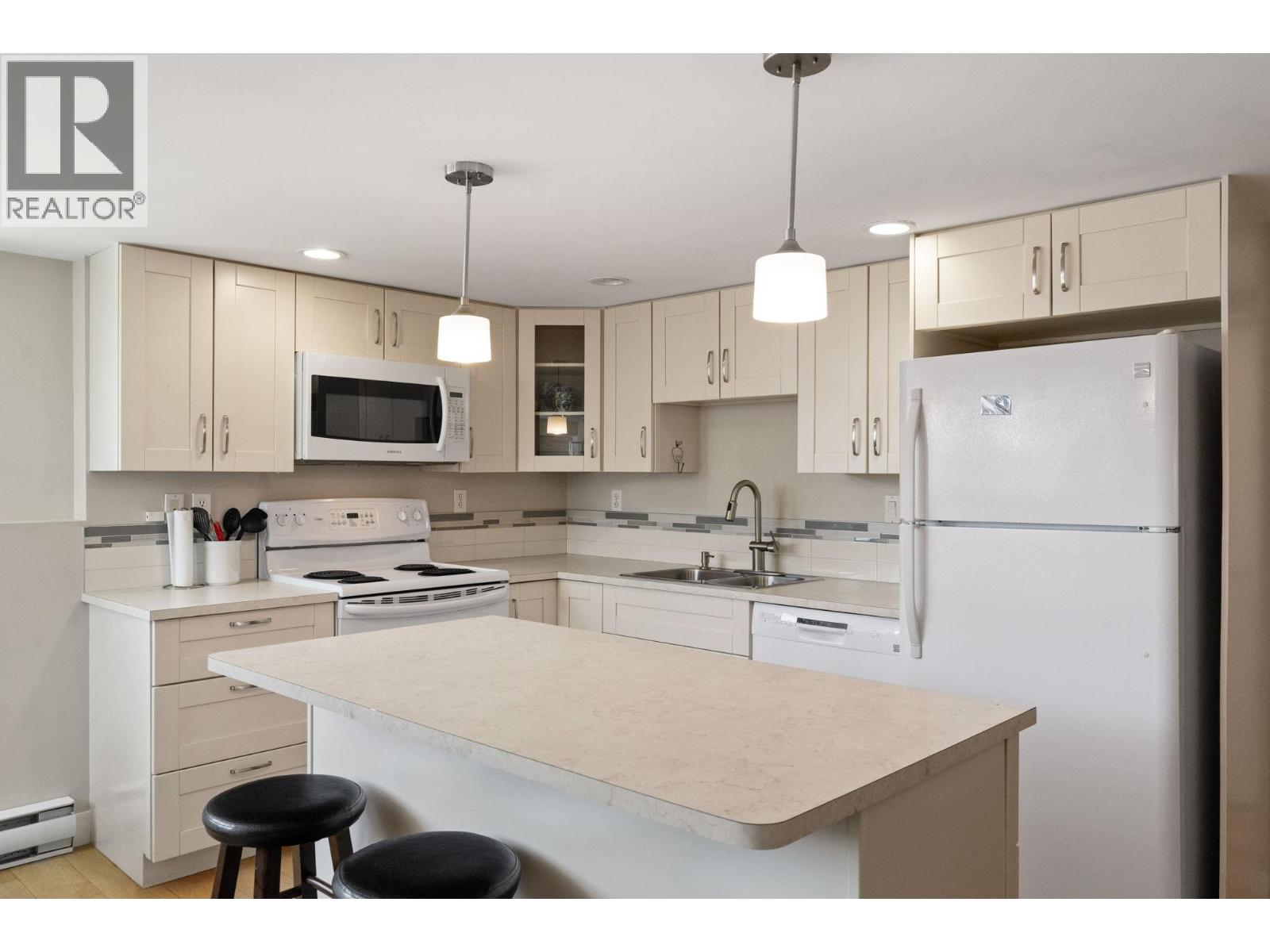1858 Abbott Street - 46