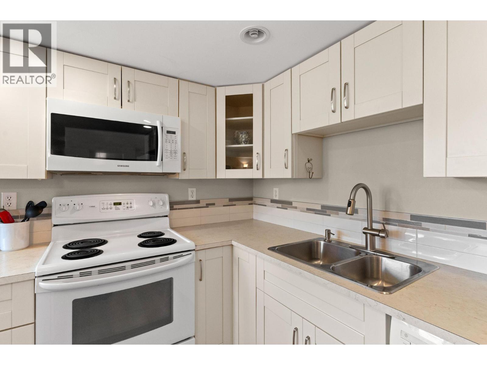 1858 Abbott Street - 47