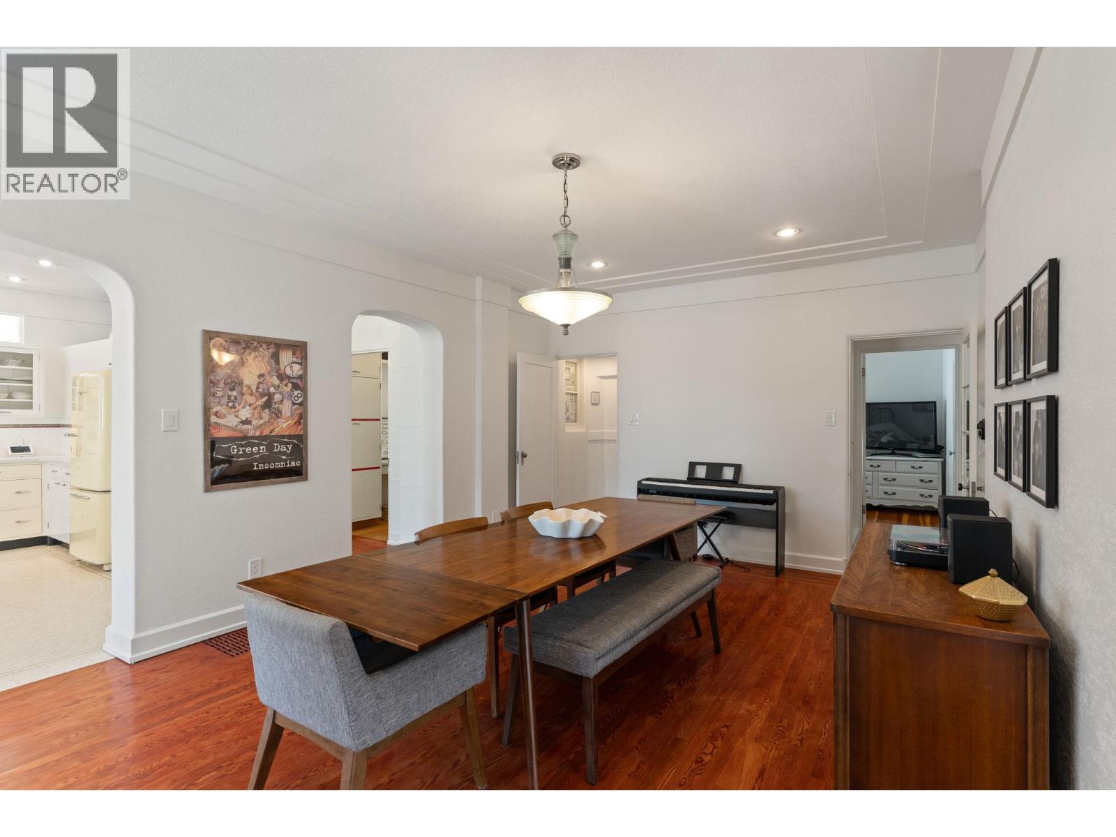 1858 Abbott Street - 18
