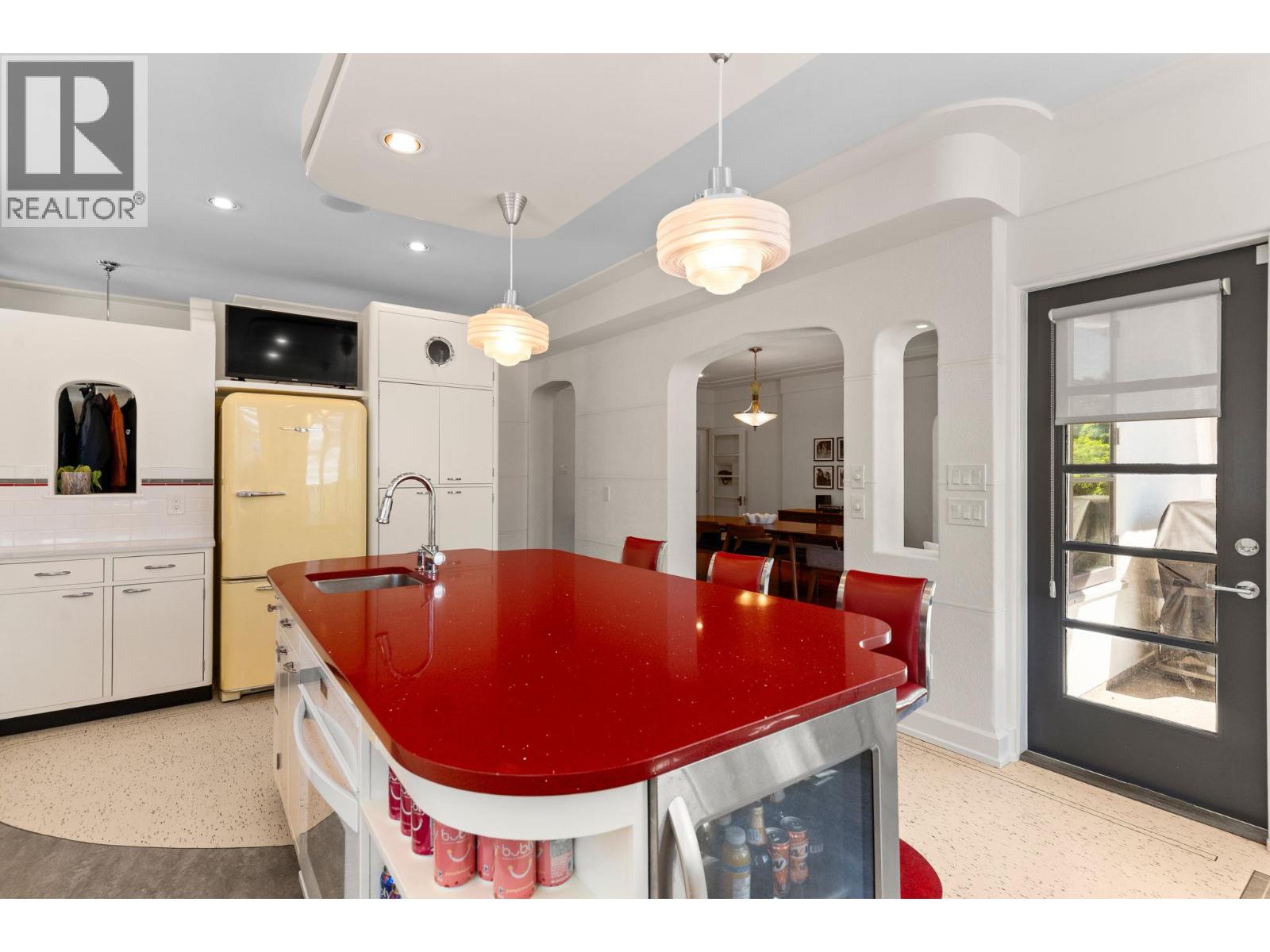 1858 Abbott Street - 15