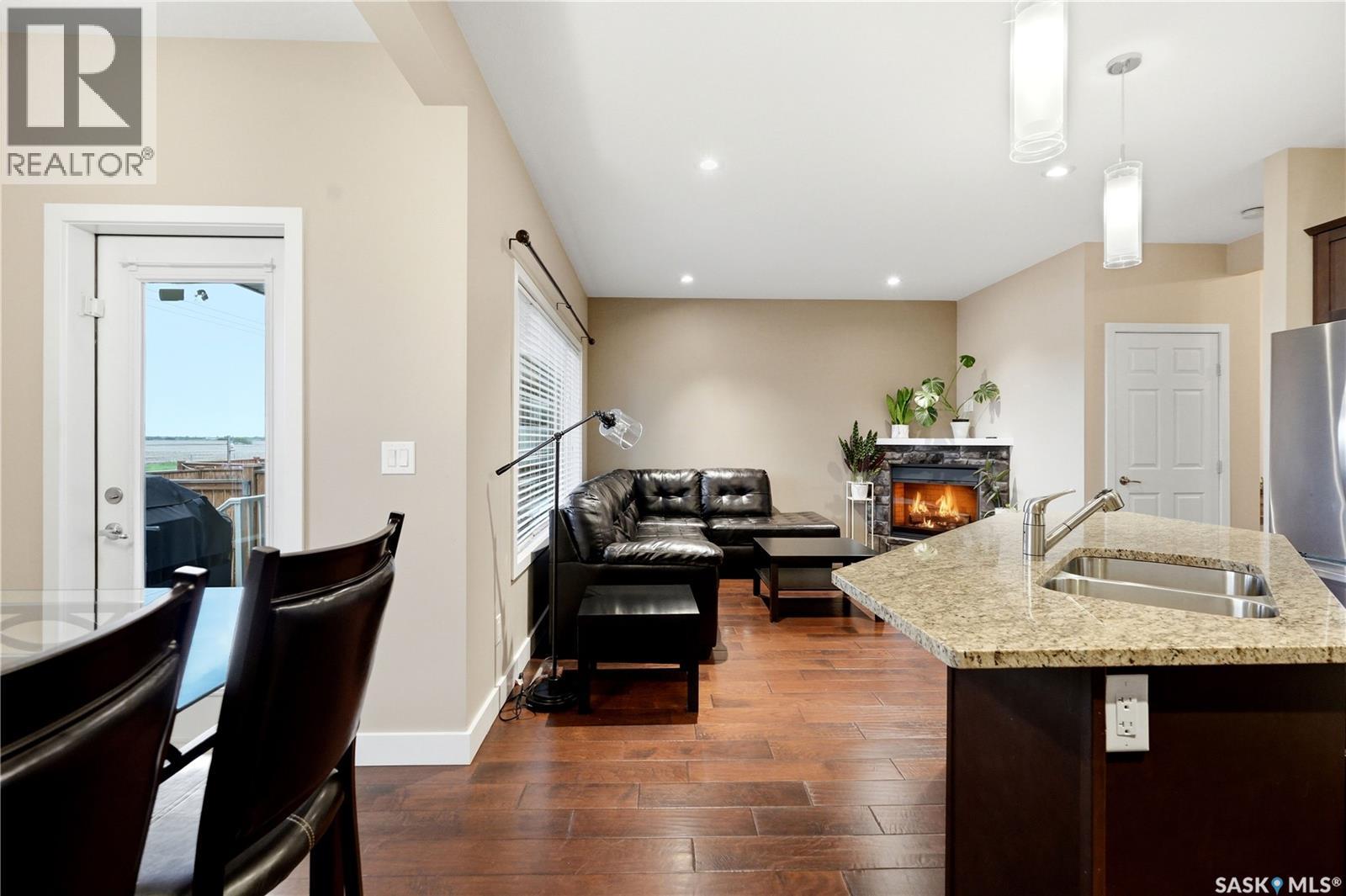 433 Redwood CRESCENT — photo 12