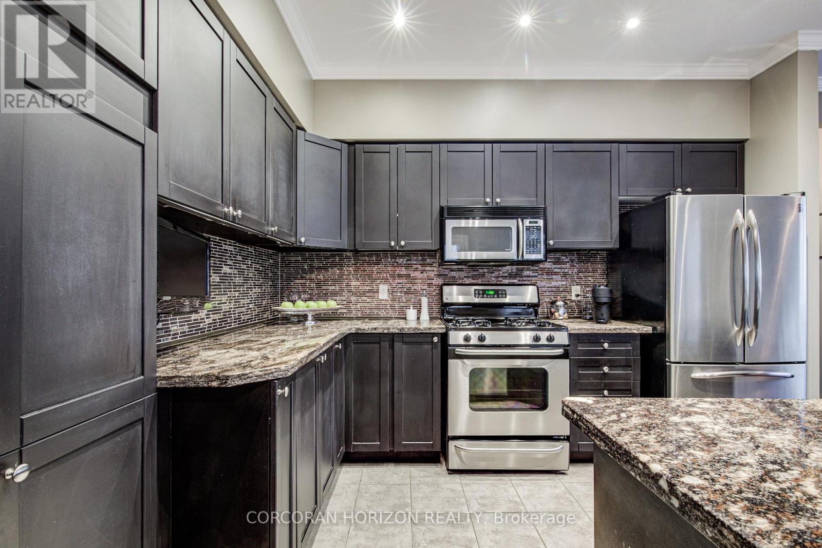 #17 5080 FAIRVIEW STREET - 16
