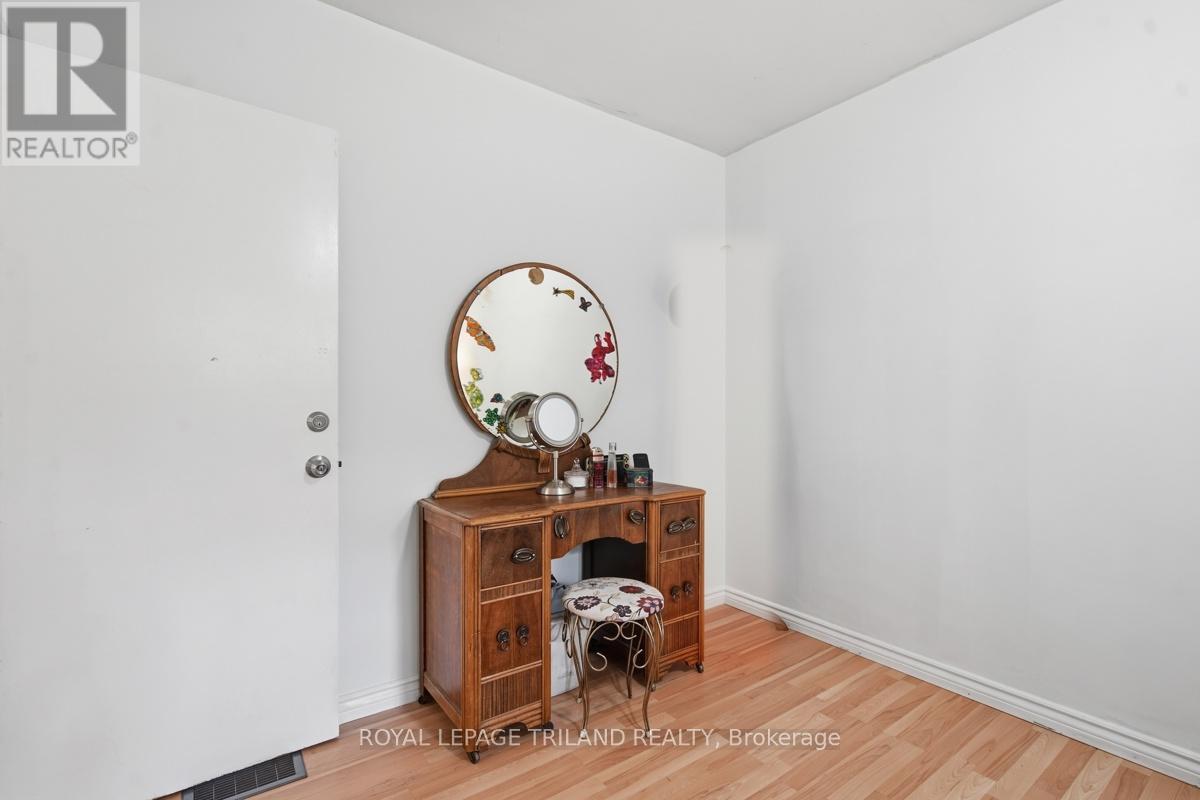 1505 MCLARENWOOD TERRACE - 20