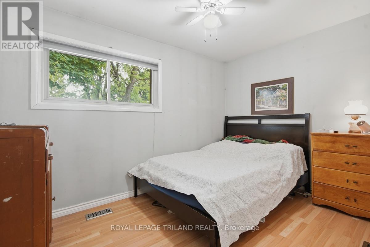 1505 MCLARENWOOD TERRACE - 23