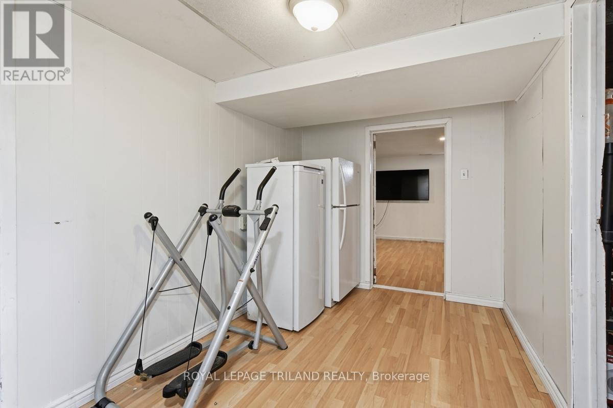 1505 MCLARENWOOD TERRACE - 26