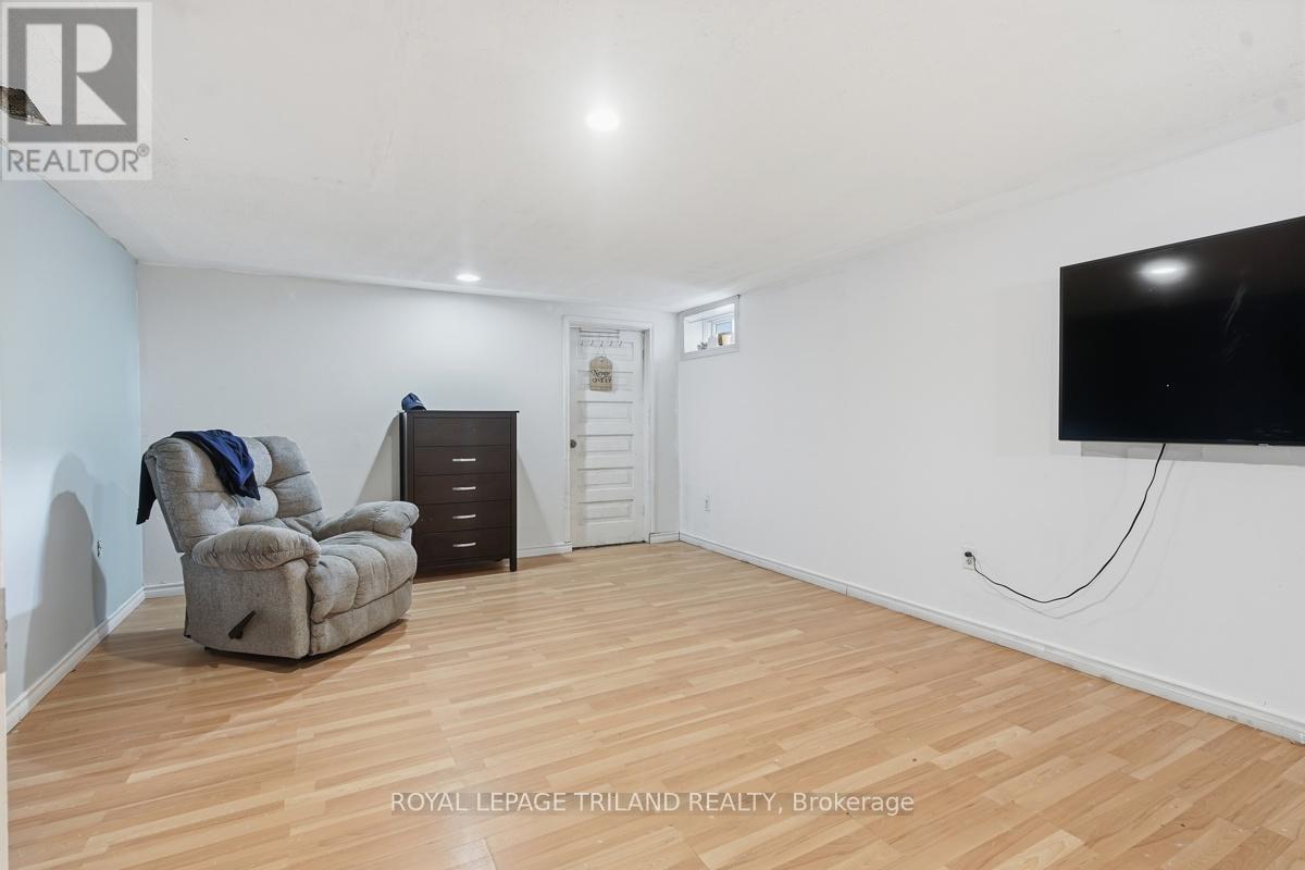 1505 MCLARENWOOD TERRACE - 27
