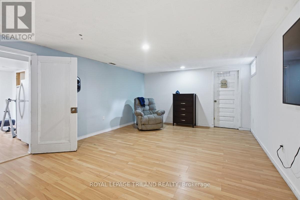 1505 MCLARENWOOD TERRACE - 28