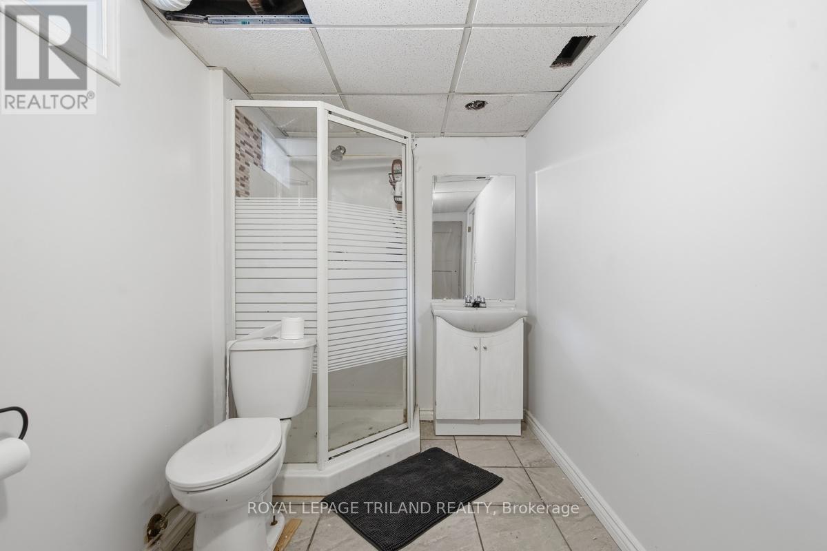 1505 MCLARENWOOD TERRACE - 29